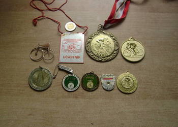 Starocie z PRL - Stary rower = Zestaw 9 gadżetów kolarskich do rozpoznania