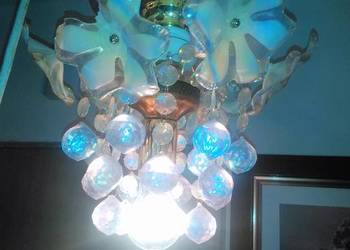 Przeurocza lampa sufitowa z ledami.