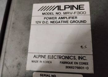 Alpine v12 - Wzmacniacz czterokanałowy.