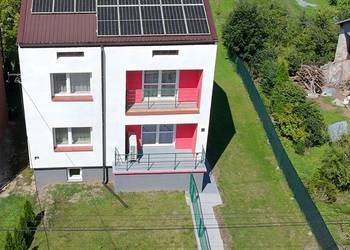 Dom piętrowy wolnostojący