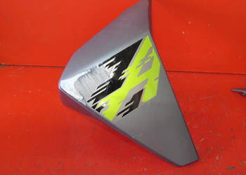 SUZUKI AVENIS 125  bok owiewka trójkąt osłona cover boczek
