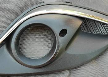 Opel Corsa D lift Kratka pokrywa ramka zderzaka 13344799