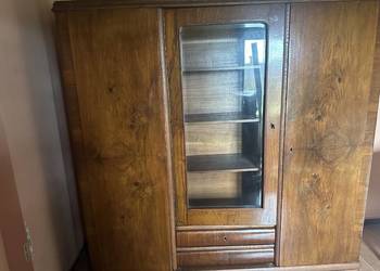 Stara porządna szafa