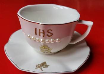 Biały komplet z IHS na komunię
