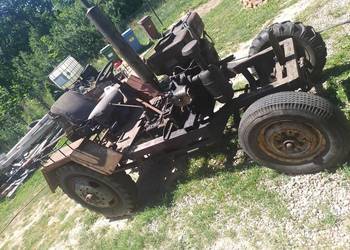 Traktor Esiok es 15