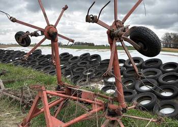 Przetrząsacz do siana
