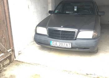 Zamienie na busa dostawczaka mercedes c-class , toyota avensis t25