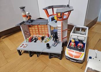 Playmobil stacja straży przybrzeżnej + karetka