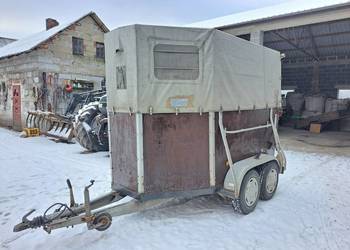 Przyczepa do przewozu zwierząt typu Boeckmann