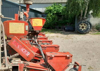 Siewnik do kukurydzy Becker