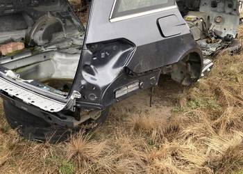 Błotnik prawy tył ćwiartka mercedes W 212 kombi