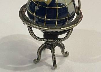 Miniaturowy globus z kamieni półszlachetnych – srebro 925
