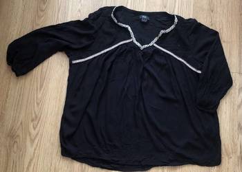 Bluzka z białym kołnierzem przewiewna. Wiosna/lato.