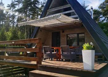 Urokliwy domek letniskowy nad jeziorem, Bożepole Królewskie taras, las