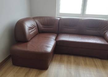 Rozkładany narożnik z pojemnikiem na pościel – funkcja spania