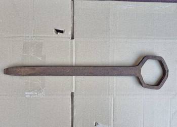 Kuty klucz do wozu bryczki powozu buksa