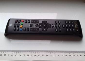 Pilot od dekodera UPC, stan średni, włancza się, na baterie AA