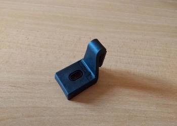 AUDI TT wspornik dolny mocujący lampy przód