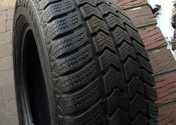 Opona  Semperit zimowa  215/65 R16  109/107R