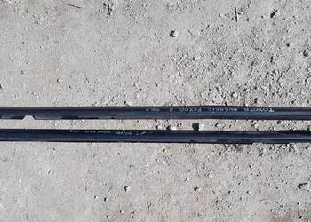 Toyota Avensis T22 98-01 listwa zgarniająca lewa lub prawa  przód