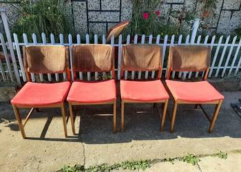 Krzesła PRL masywne