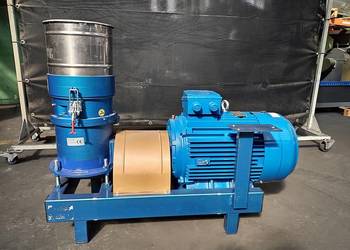 OKAZJA! WYPRZEDAŻ! Peleciarka SMP-250 o mocy 15 kW