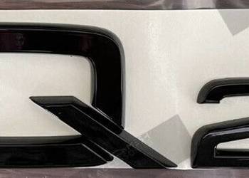 NOWY czarny znaczek Q2 logo metal klejane emblemat