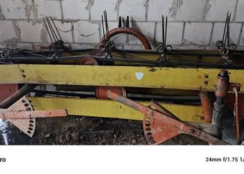 Przewracarka zgrabiarka taśmowa