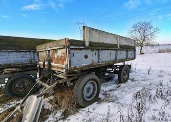 Przyczepa rolnicza z wywrotem