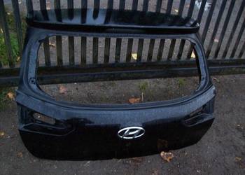 Hyundai i20 II Tylna klapa bagaznika pod kamere