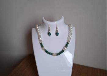 Sprzedam  zestaw: eleganckie klasyczne korale i kolczyki