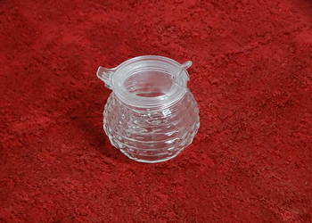 Szklany pojemnik na miód / cukiernica – wzór "Ul" z łyżeczką