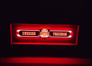 Volvo Lustro LED  na tylną ścianę, nad łóżko Swedish Precision V01-RED