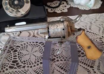 Lefaucheum rzadki pistolet ozdobiony grawerunkiem- 7mm.