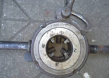 Gwintownica ręczna do rur NHNk R od 1/2 do 2" sprawna kpl noży Gwintownica ręczna do rur NHNk R od 1/2 do 2" sprawna kpl noży