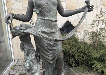 Stara sygnowana rzeźba z brązu naturalna wielkość