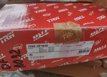 2 tarcze TRW przod Renault DF032 nowe 2 tarcze TRW przod Renault DF032 nowe