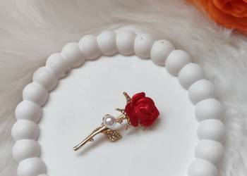 Broszka róża z cyrkoniami i perełką / Glamour