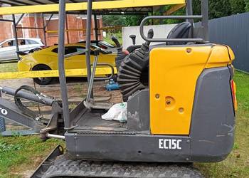 Minikoparka VOLVO EC15C R-2018 M-G 2750 4 łyżki używana jako pomoc budowy