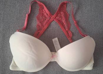 Biustonosz damski 75B z koronką na plecach