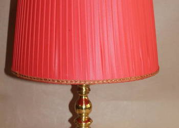 Lampka mosiężna z czerwonym abażurem nr 1119