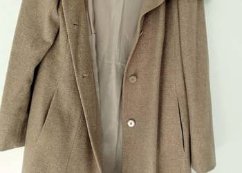 Płaszcz z szalowym kołnierzem