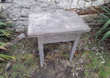 Stary drewniany stolik stoliczek zabytek antyk vintage retro