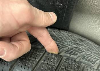 Opony GoodYear 215x65xr17.. Zima. Stan jak nowy. Używany, jeździłem 2 miesi