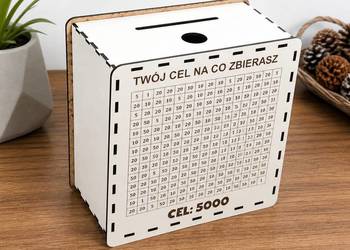 Skarbonka 5000 zł wykreślanka – drewniana, personalizowana HIT na prezent!