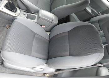 rav4 fotele 2002 rok disel wersja 3 drzwiowa