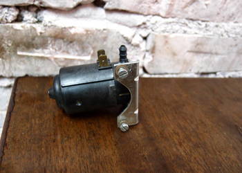 Pompka  spryskiwacza Tesla APO 040.01 12V Litovel Pompka  spryskiwacza Tesla APO 040.01 12V Litovel