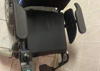 Wózek dla Seniora Invacare Bora ,nowe baterie