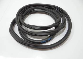 USZCZELKA KLAPY BAGAŻNIKA BMW X1 E84