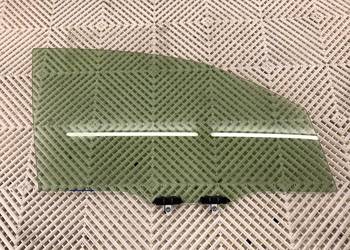 SZYBA PRAWY PRZÓD LEXUS LBX Crossover